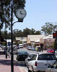 Mannum-clock-river-Murray